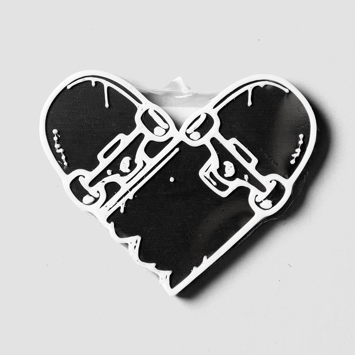 Artizan Fridge Magnet - Broken Skateboard Heart Black/White