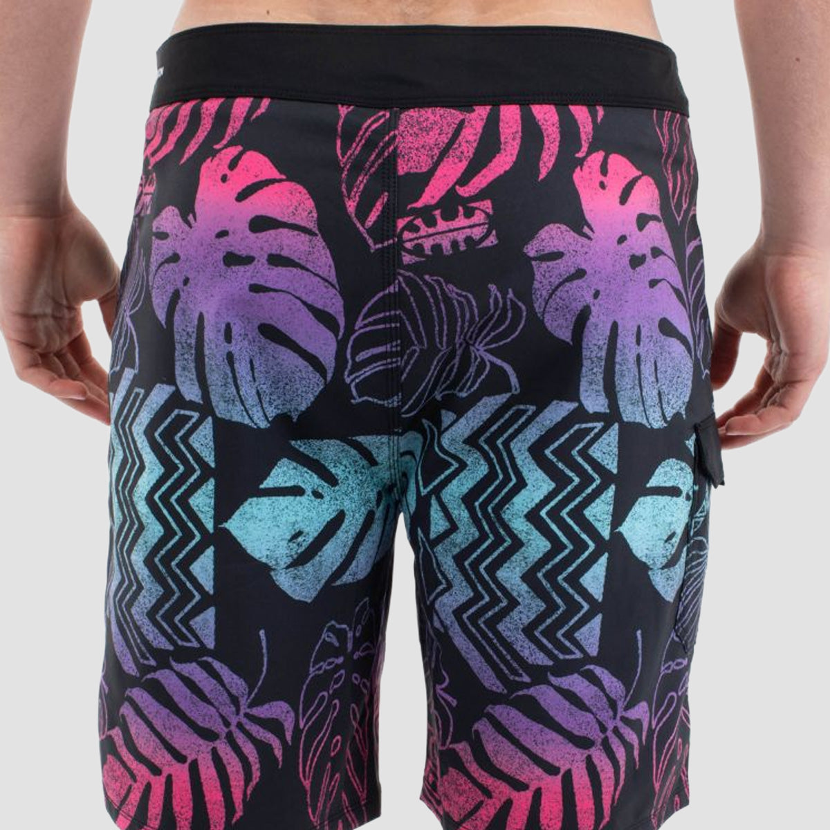 Hurley Phantom Eco Weekender Cargo 20" Boardshorts Black Multi