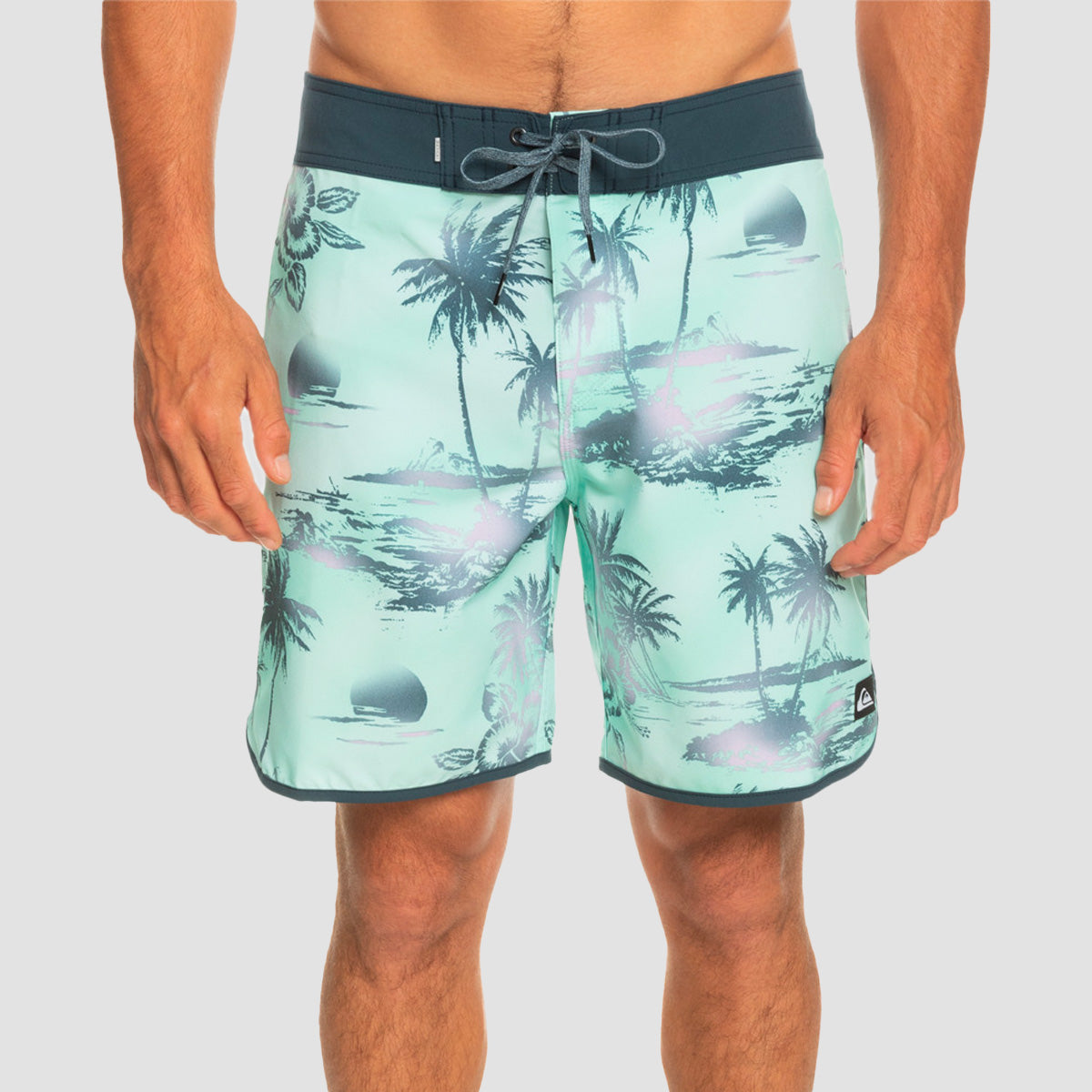 Quiksilver Surfsilk Scallop 18" Boardshorts Beach Glass