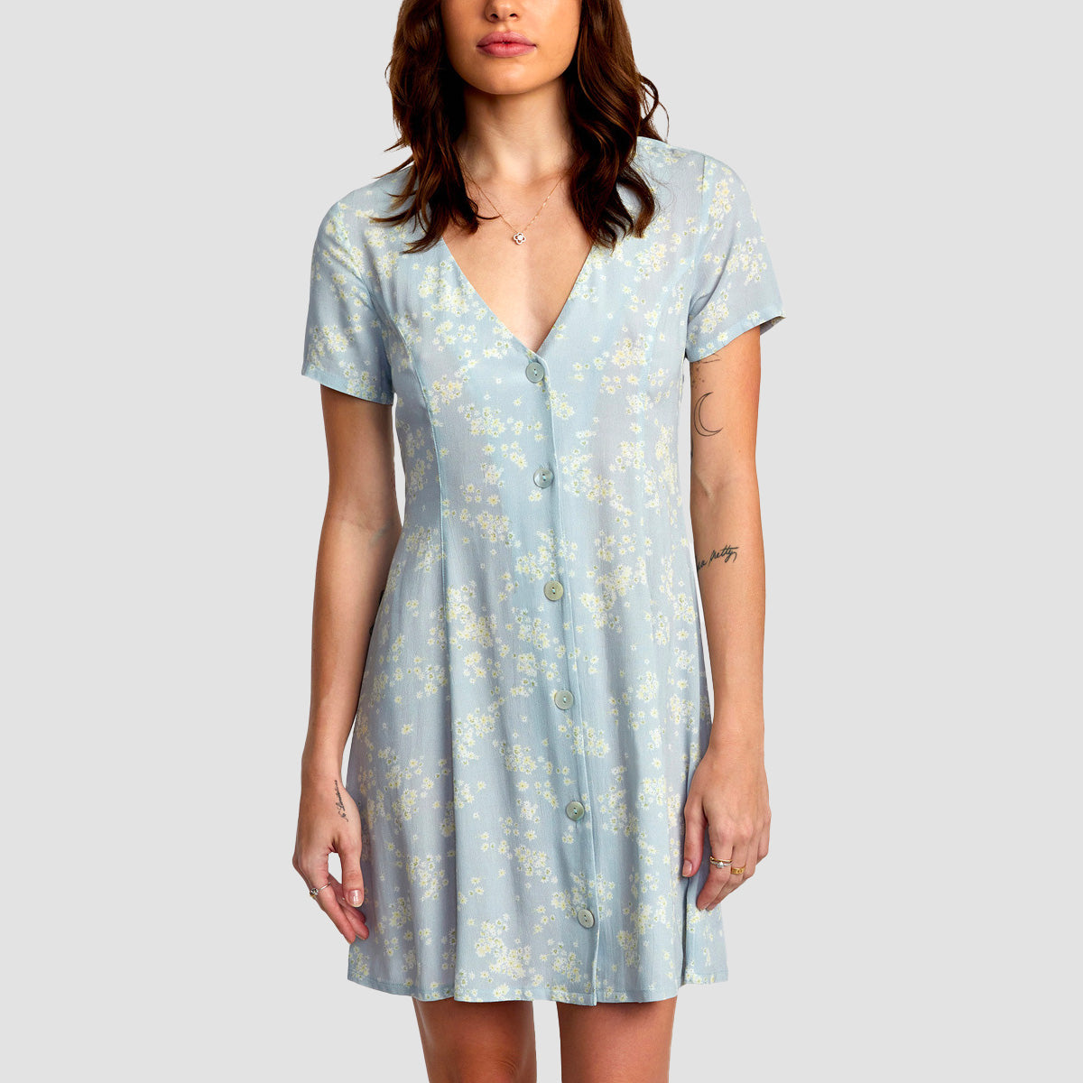 RVCA Understated Buttoned Dress Shore - Womens