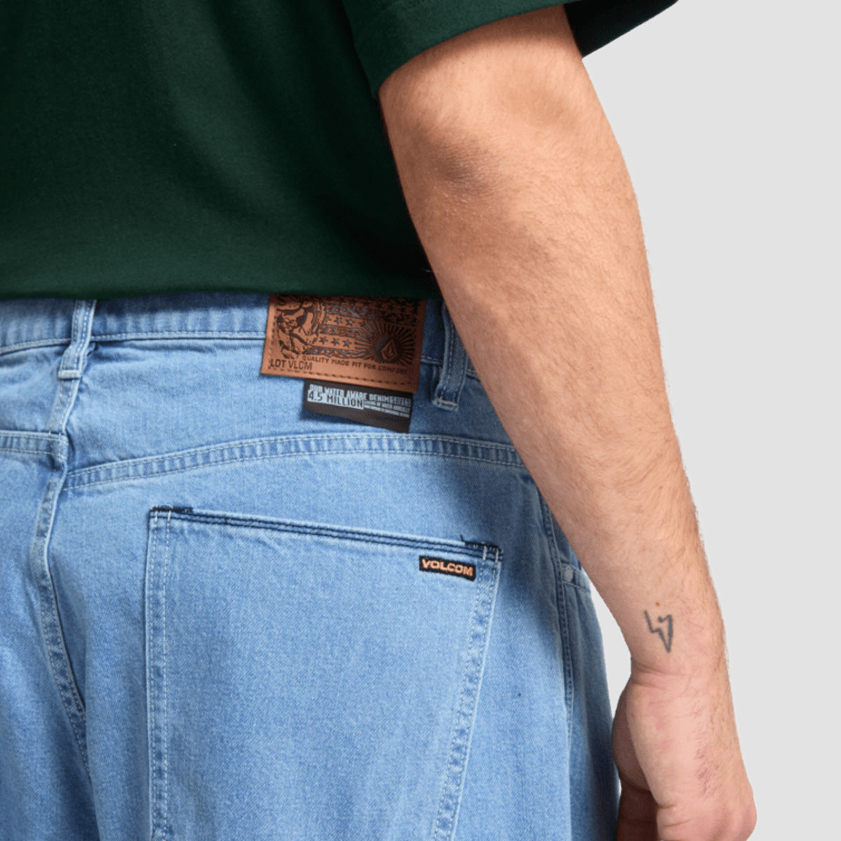 Volcom Chillow Super Loose Fit Jeans Camper Blue