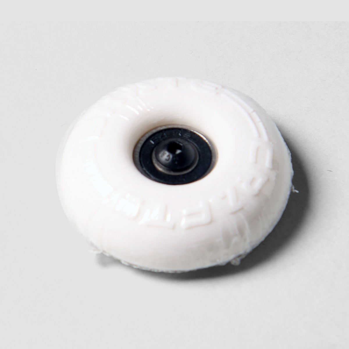 Artizan Fridge Magnet - Skate Crafts Wheel White 40mm