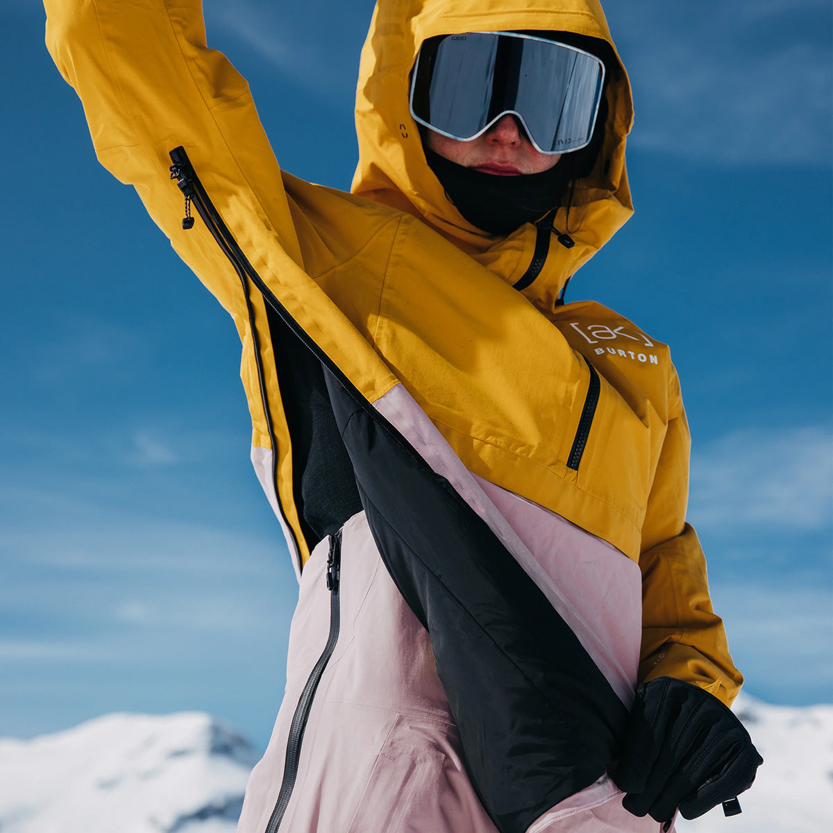 Burton [ak] Kimmy GORE-TEX 2L Pullover Snow Jacket Goldenrod/Shadow Pi