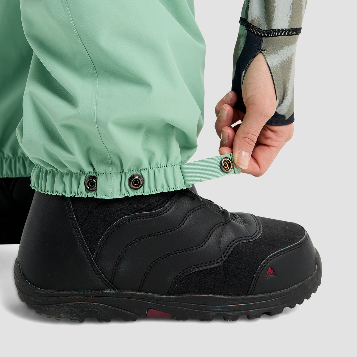 Burton Reserve 2L Snow Bib Pants Soft Sage/True Black - Womens