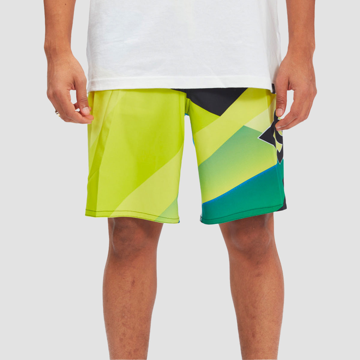DC Out connect 19" Boardshorts Limeade