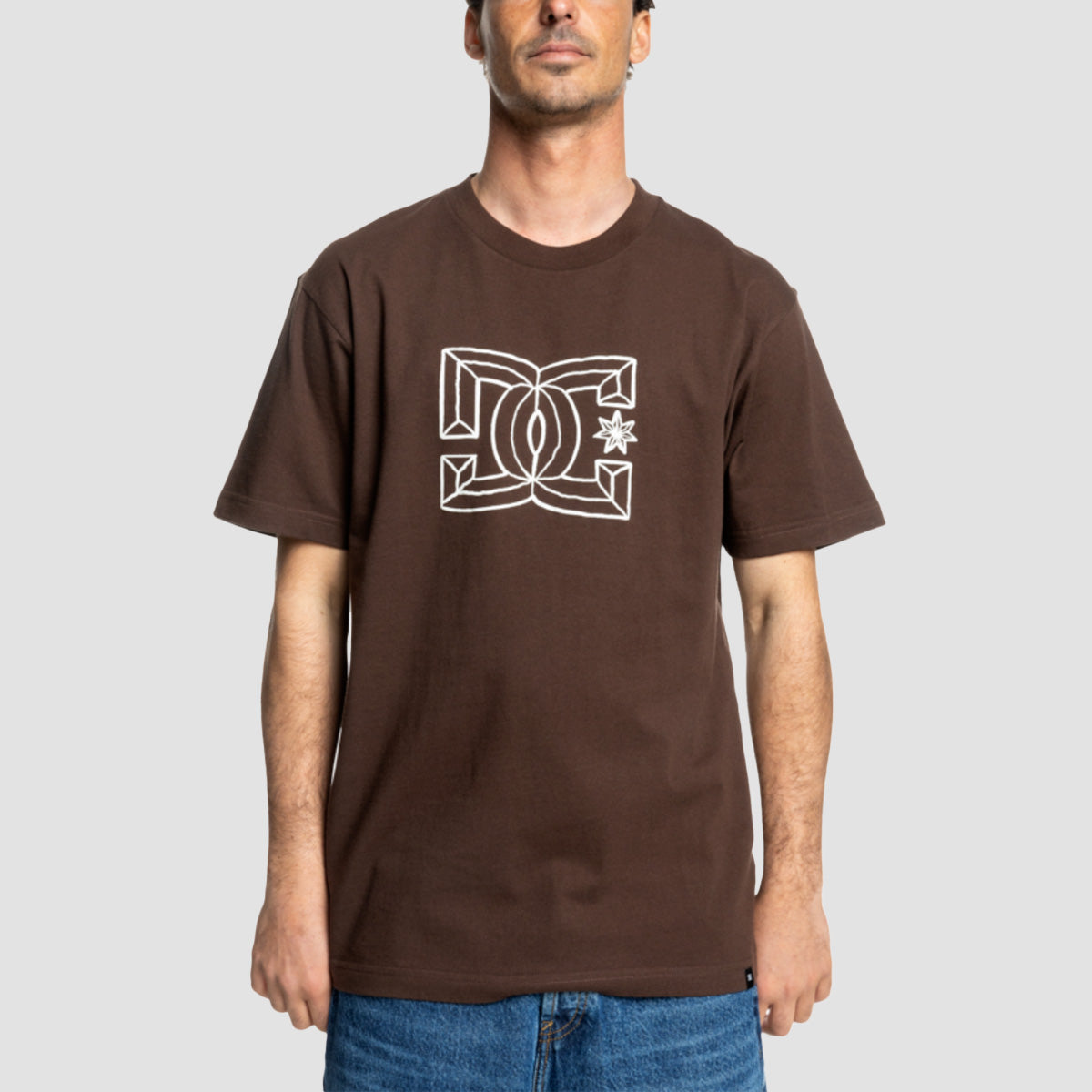 DC Outline Star T-Shirt Coffee Bean