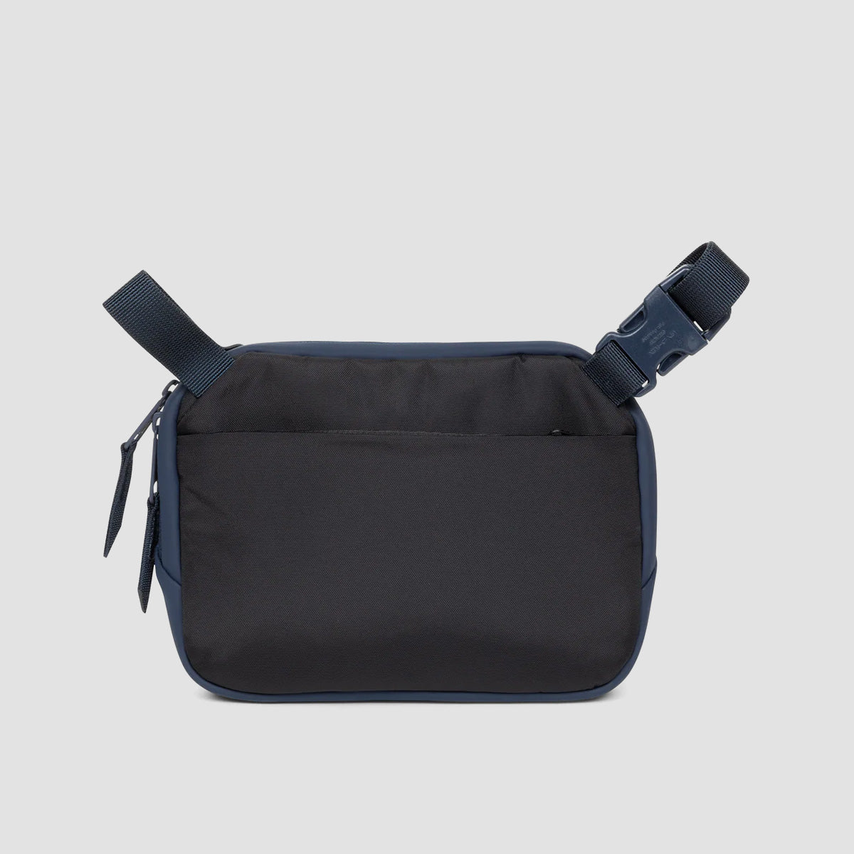 Eastpak Arjan 2.5L Crossbody Bag CNNCT F Matte Admiral