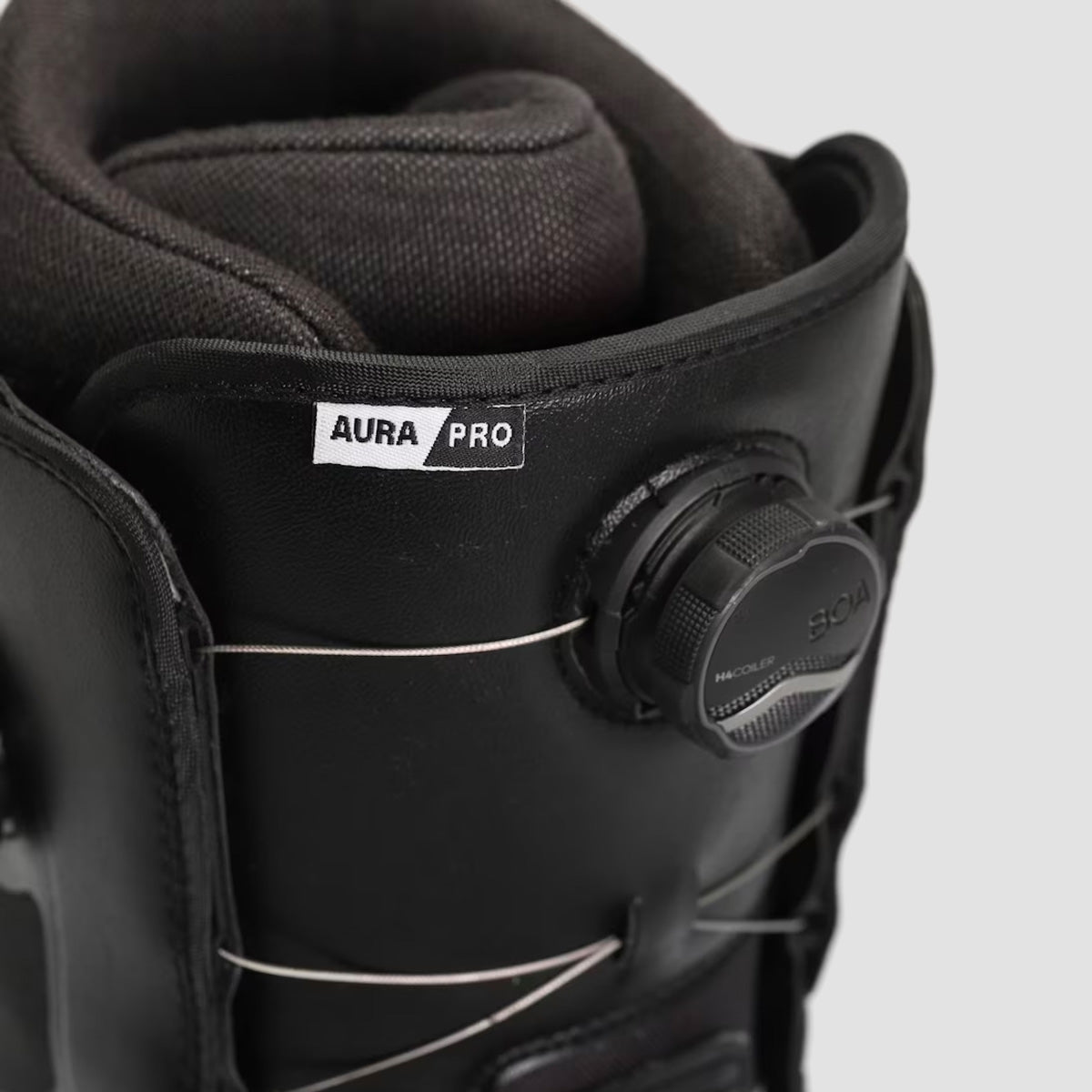 Vans Aura Pro Snowboard Boots Black/White