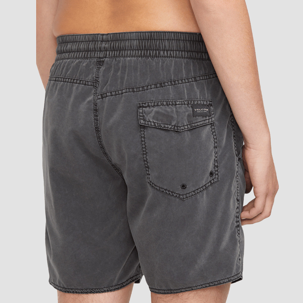 Volcom Center Trunk 17" Boardshorts Black