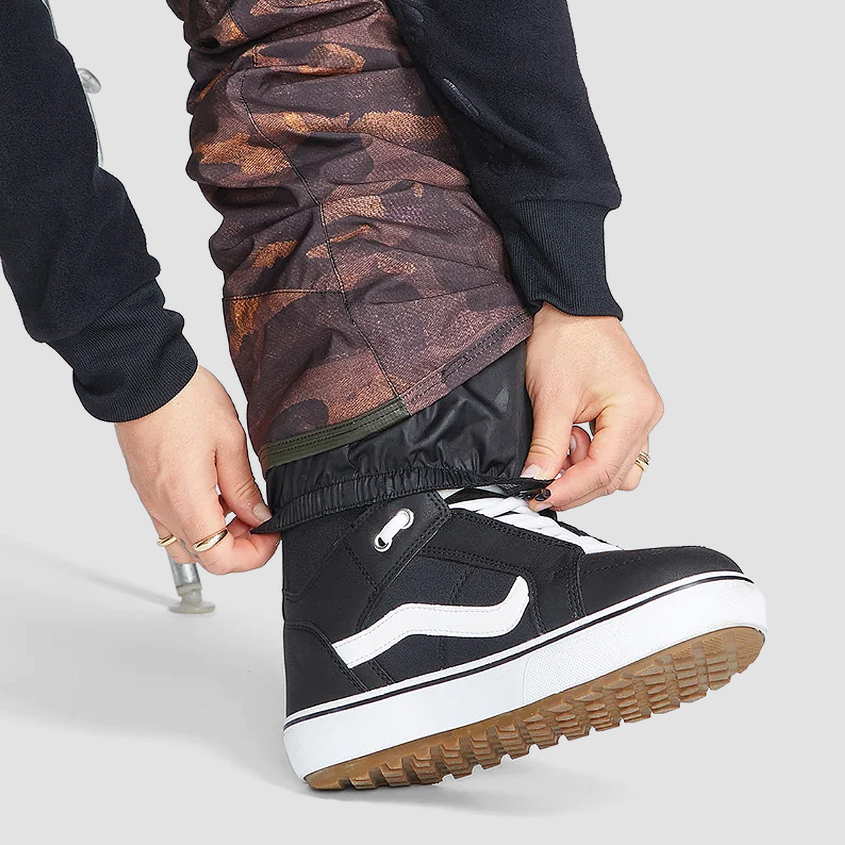 Volcom Elm Stretch Gore-Tex Snow Bib Overall Pants Dusk Camo - Womens