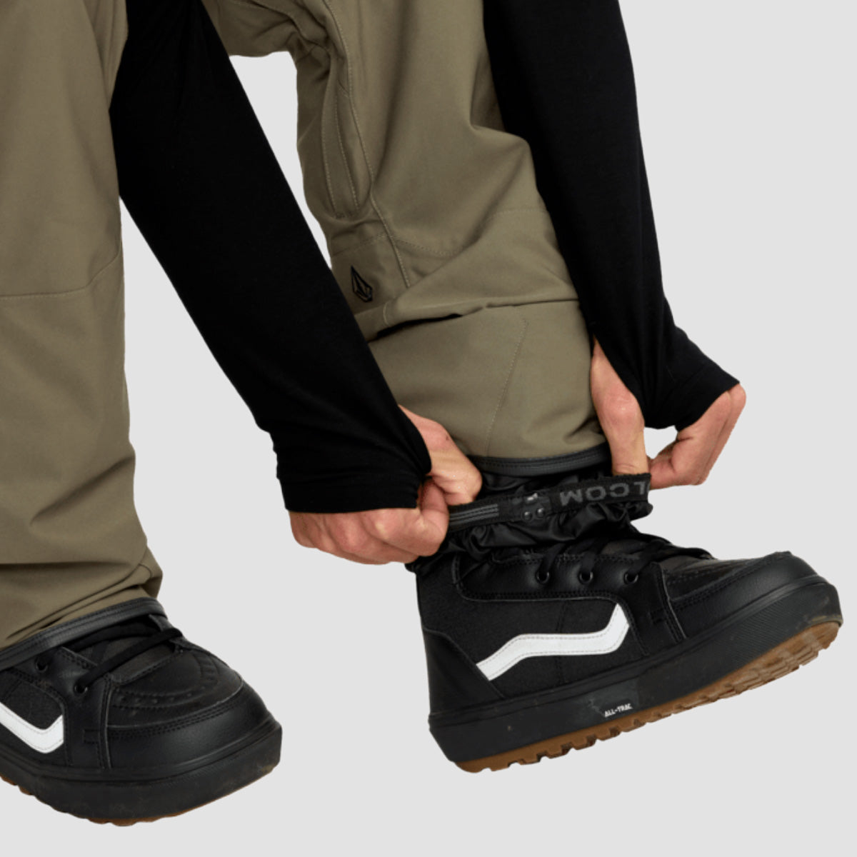 Volcom Roan Bib Overall 15K Snow Pants Military