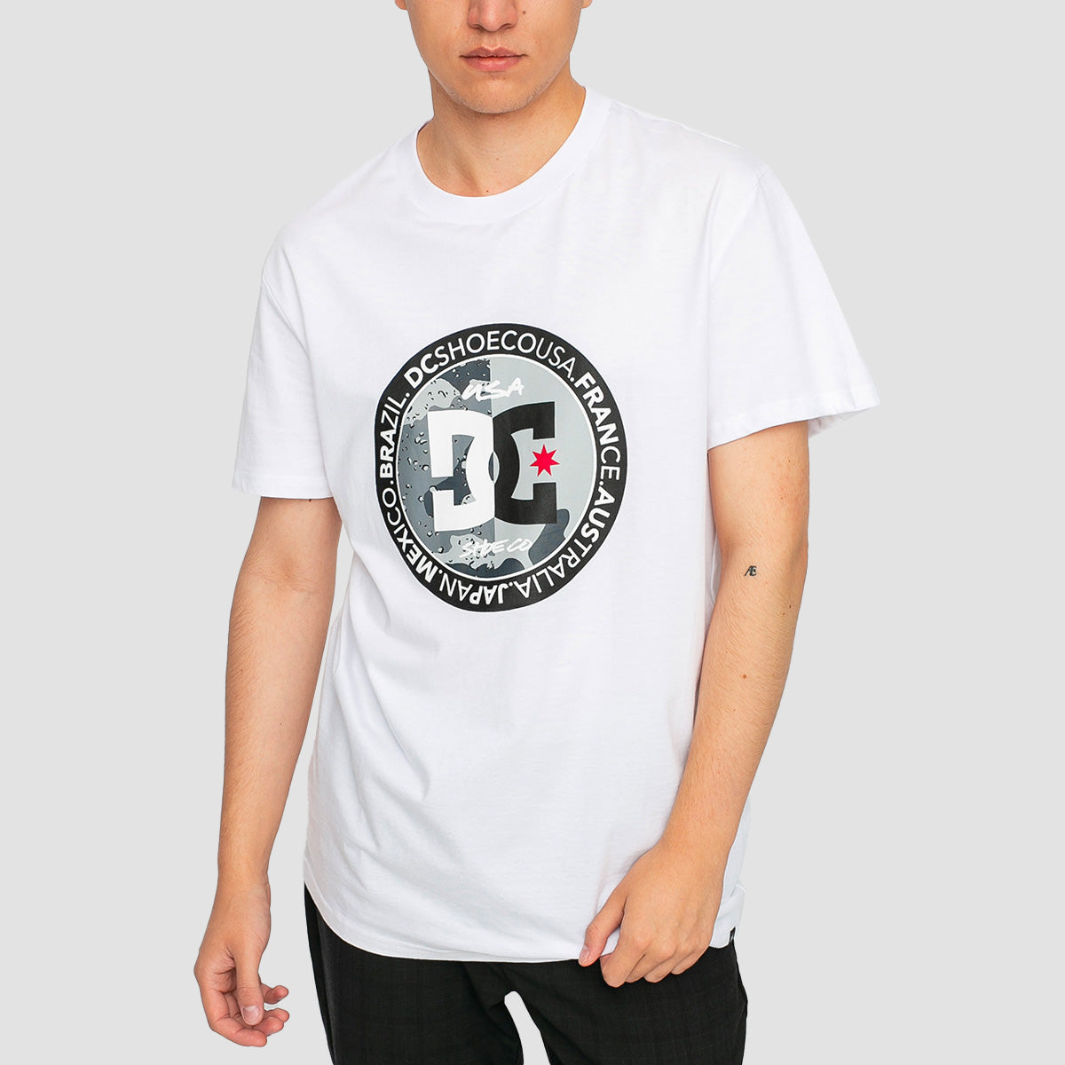 DC Divide And Conquer T-Shirt White
