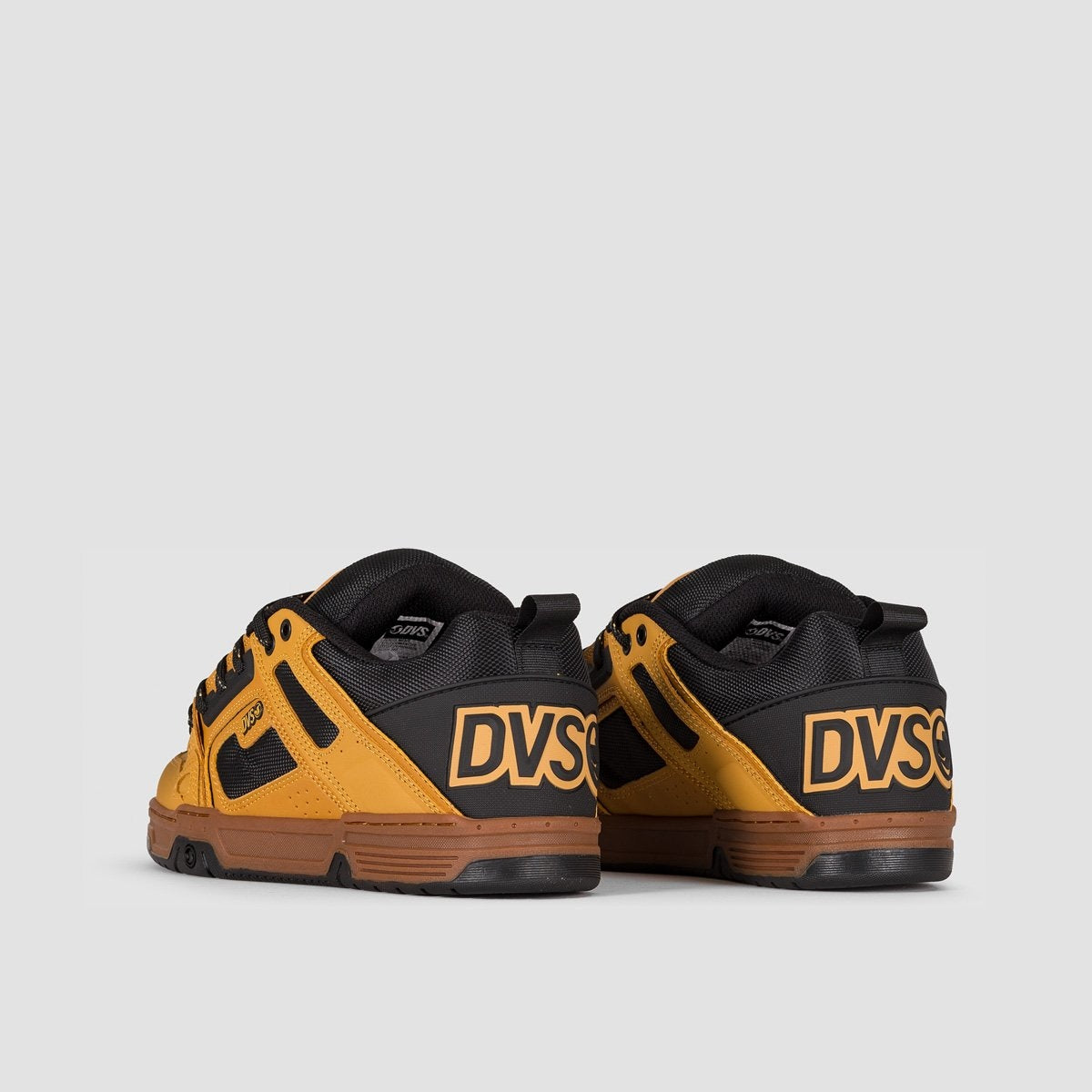 DVS Comanche Chamois/Black/Gum Nubuck - Footwear